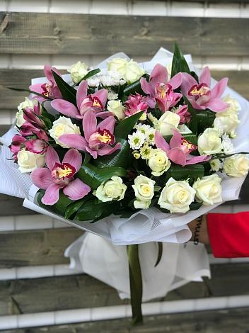 Букет цветов из: Розы и Хризантемы в Запрудне