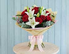 Букет цветов из:  Лилии и Розы в Запрудне
