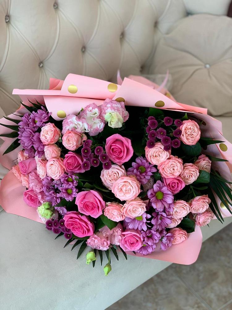 Букет цветов из: Хризантемы, Розы и Лизиантусы в Запрудне