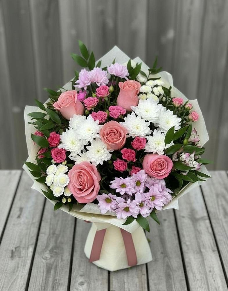 Букет цветов из: Альстромерии, Гвоздики, Розы и Хризантемы в Запрудне