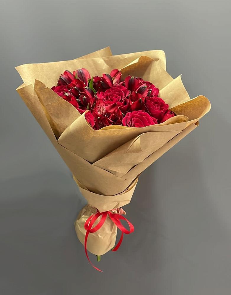 Букет цветов из: Альстромерии и Розы в Запрудне