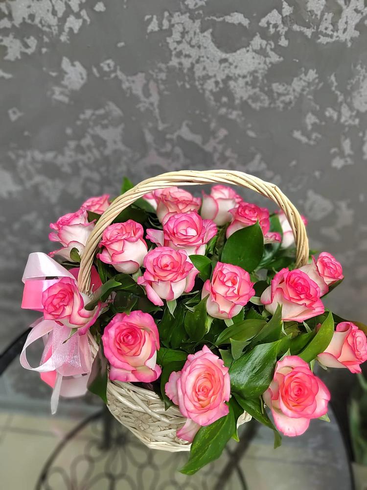 Цветочная композиция из Розы в корзине в Запрудне