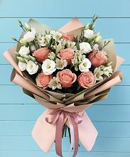 Букет цветов из:  Розы, Альстромерии и Лизиантусы #REPLACE_PRED# Запрудне