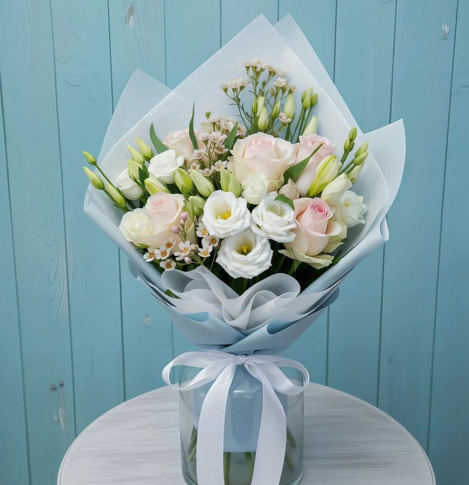 Букет цветов из: Розы и Лизиантусы в Запрудне