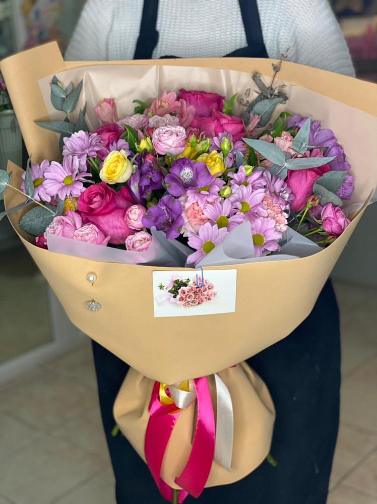 Букет цветов из: Хризантемы, Гвоздики и Альстромерии в Запрудне