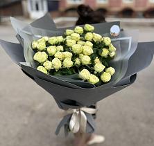 Букет Белые кустовые розы Солинеро в Запрудне