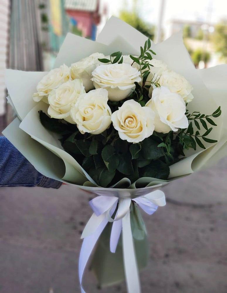 Букет Белые розы Проуд в Запрудне