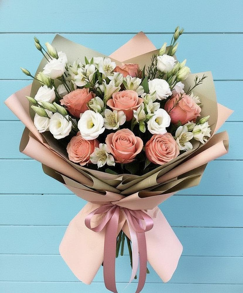 Букет цветов из: Розы, Альстромерии и Лизиантусы в Запрудне