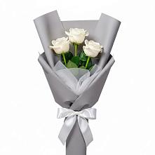 Букет 3 белые розы в Запрудне