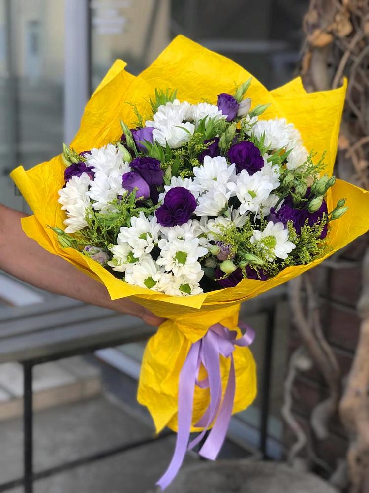 Букет цветов из: Ирисы, Хризантемы и Ромашки в Запрудне