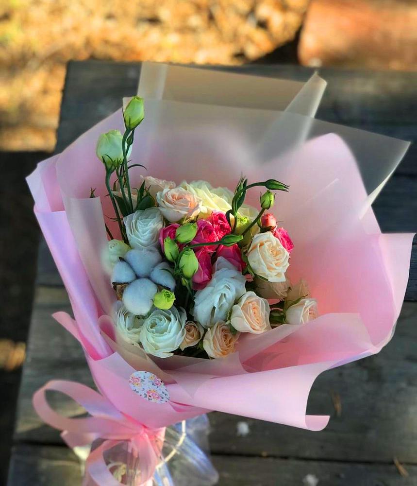 Букет цветов из: Розы и Лизиантусы в Запрудне