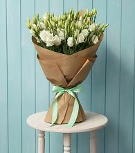 Букет цветов из:  Лизиантусы в Запрудне