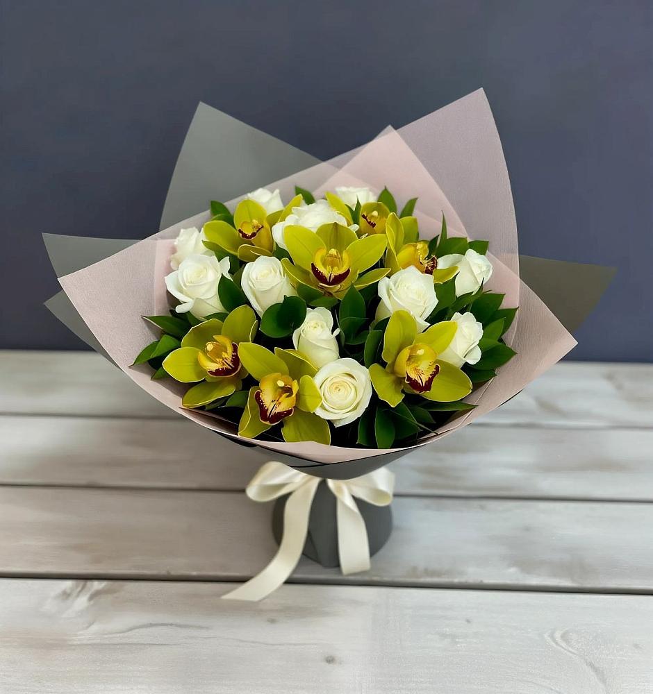 Букет цветов из: Орхидеи и Розы в Запрудне