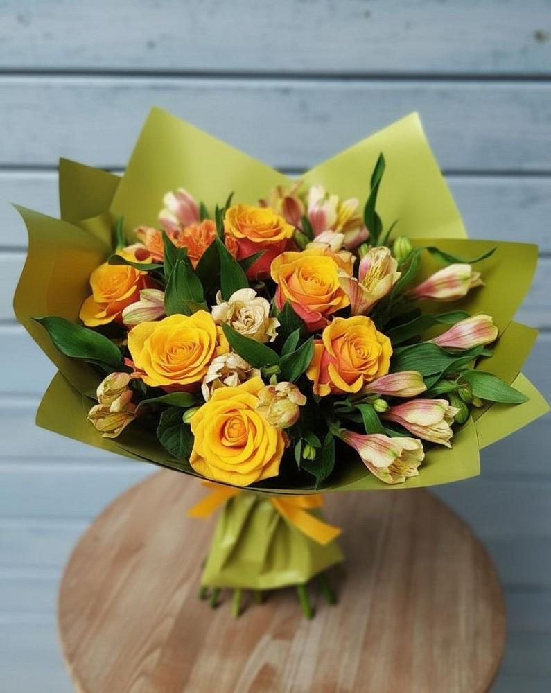 Букет цветов из: Альстромерии и Розы в Запрудне