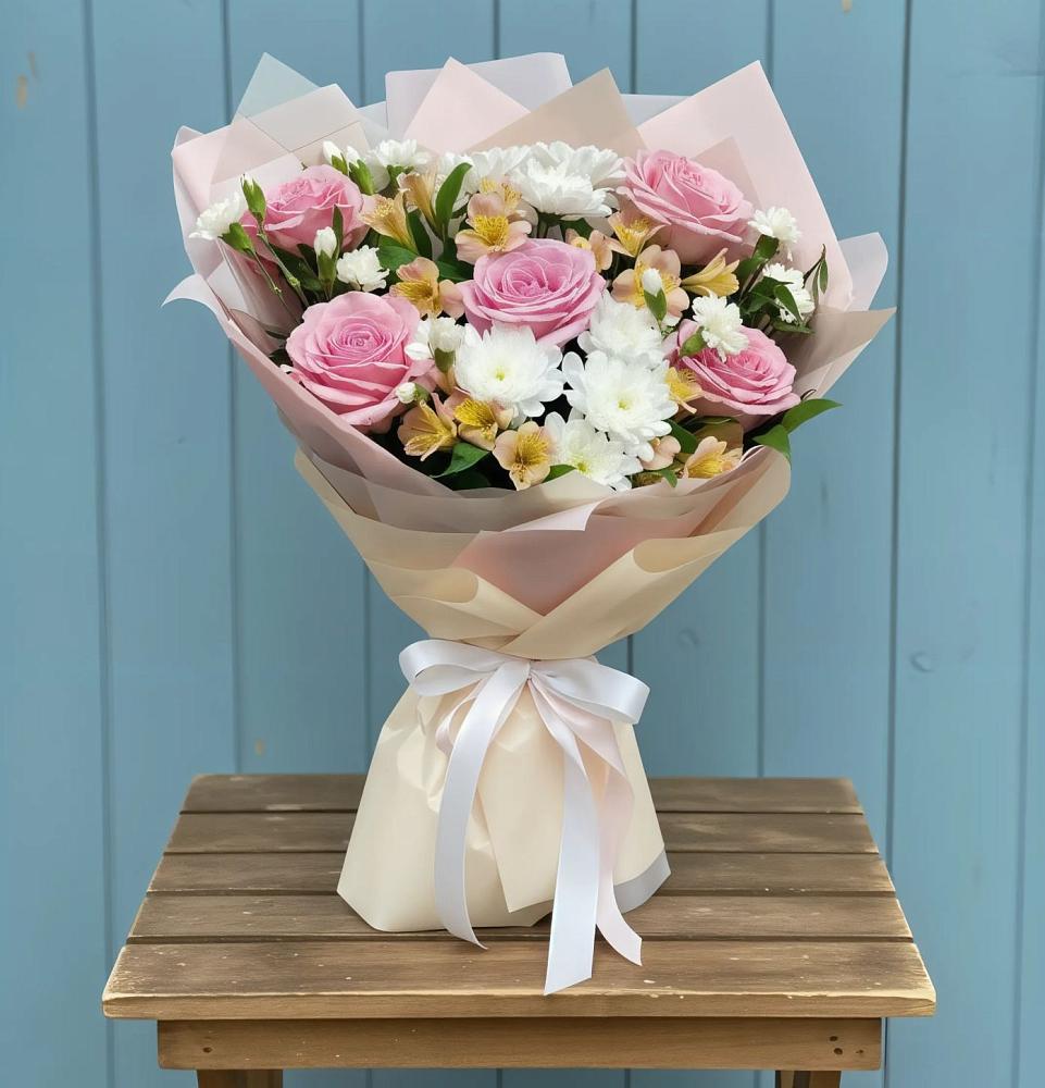 Букет цветов из: Гвоздики, Орхидеи и Розы в Запрудне