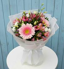 Букет цветов из:  Герберы, Альстромерии и Лизиантусы в Запрудне