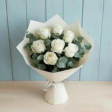 Букет Белые розы в Эвкалипте в Запрудне