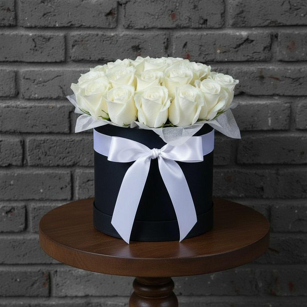 Цветочная композиция из Розы в шляпной коробке в Запрудне