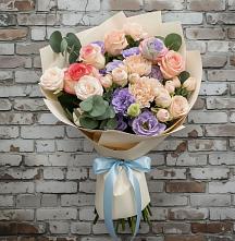 Букет цветов из:  Розы, Лизиантусы и Гвоздики в Запрудне