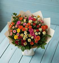 Букет Микс из разноцветных кустовых роз в Запрудне