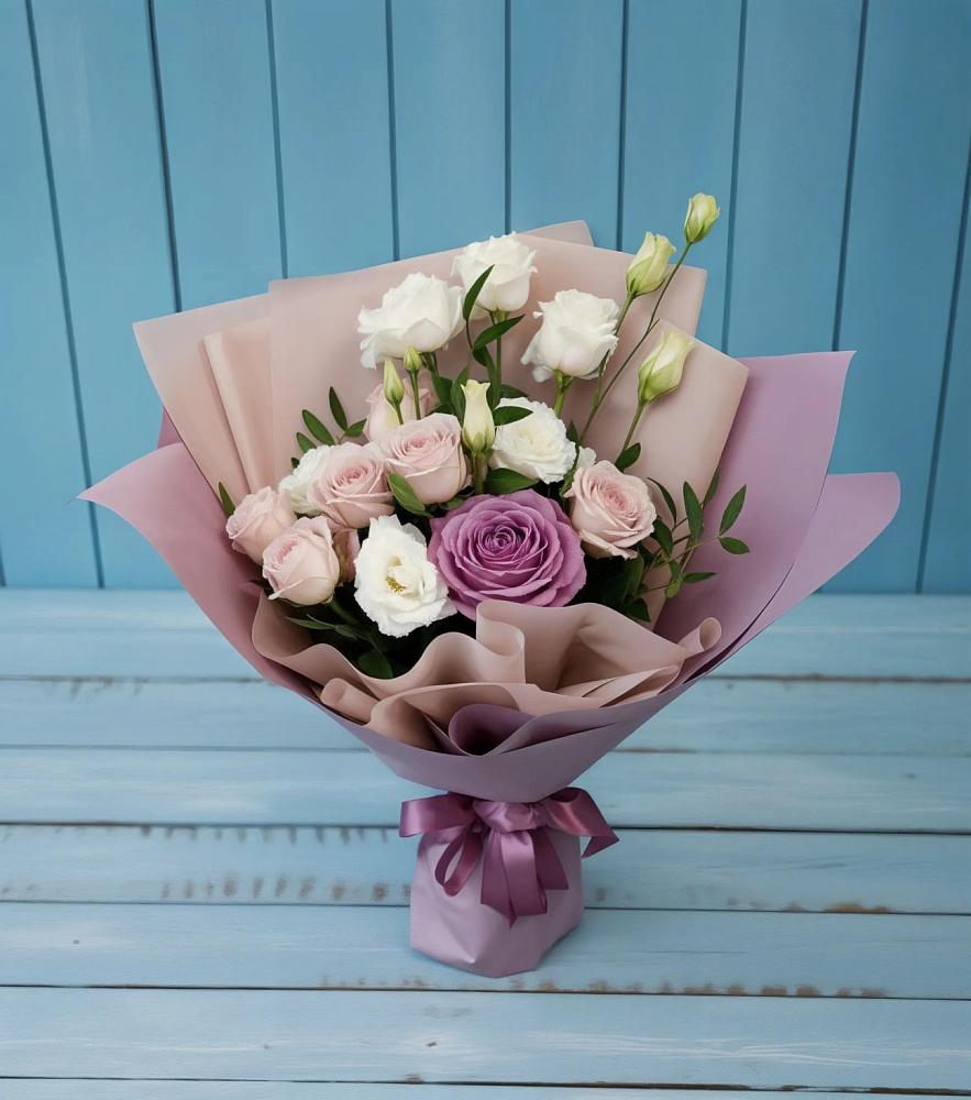 Букет цветов из: Розы и Лизиантусы в Запрудне